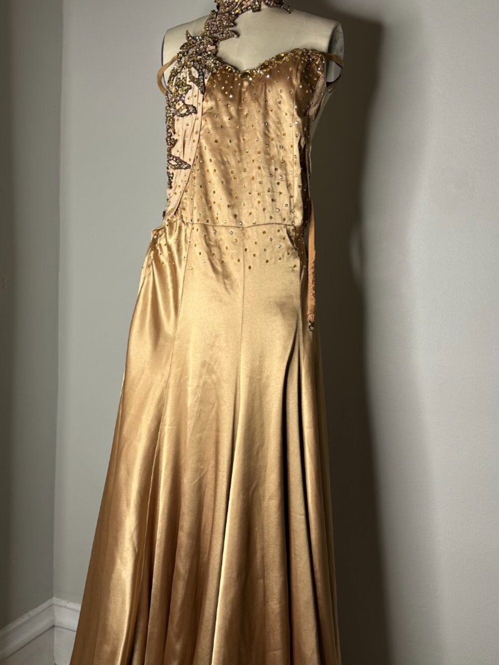 Liquid Gold Gala Evening Gown, Beaded Formal Maxi Dress XS/S, Black Tie Event - Picture 4 of 16